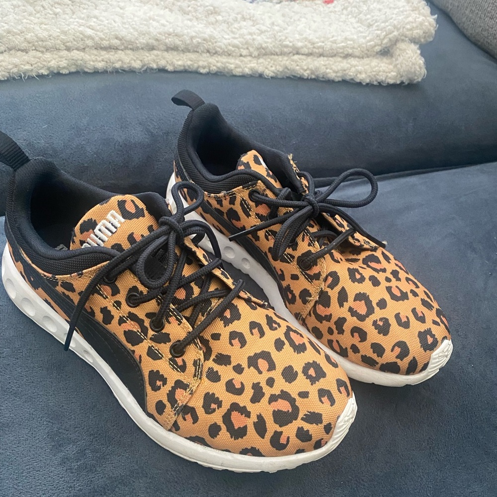 Cheetah Puma tennis shoes :)